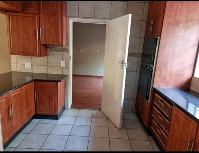 4 BEDROOM PROPERTY TO RENT IN GALLO MANOR